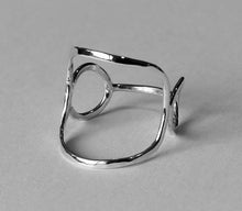 Load image into Gallery viewer, Silver Screen Ring